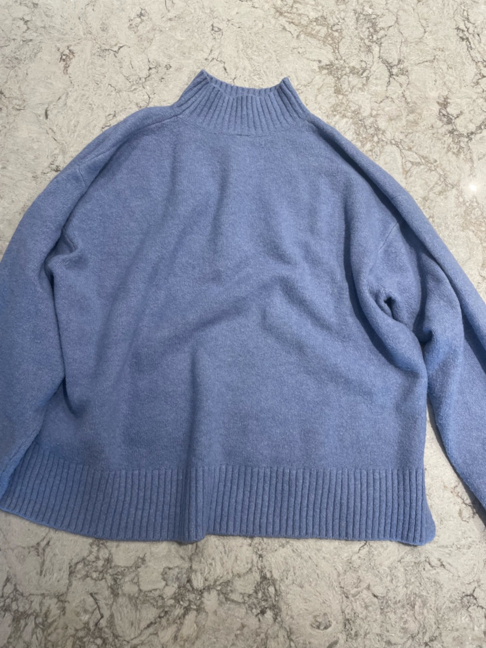 Uniqlo Women's Crewneck Sweater in Dusty Blue
